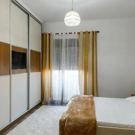The Luxe Apartamento *