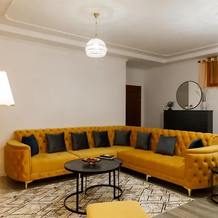 The Luxe Apartamento *