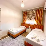 The Luxe Apartament *